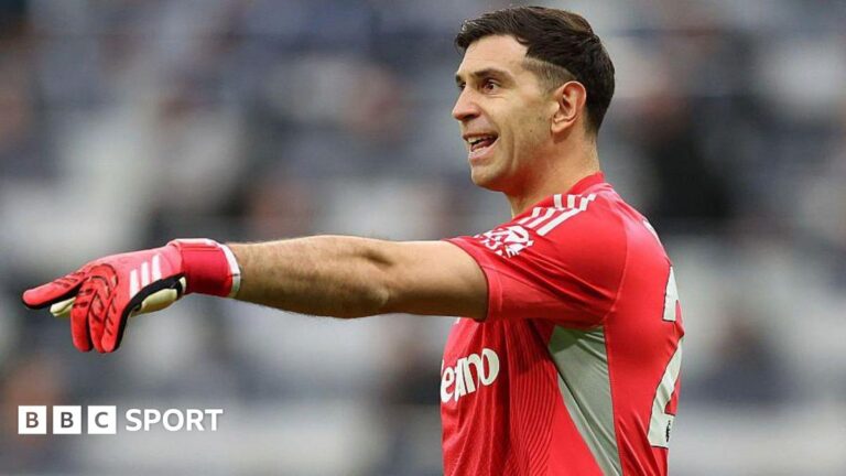 Emiliano Martinez: Aston Villa keeper approaching a crossroads Emiliano Martinez holds out his arm