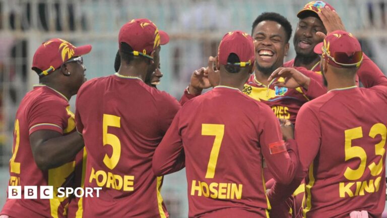T20 World Cup: Shimron Hetmyer and Romario Shepherd guide West Indies to win against Scotland West Indies' Shimron Hetmyer (3R) celebrates with teammates after taking the wicket of Scotland's George Munsey