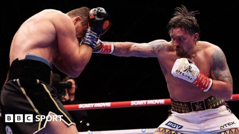Oleksandr Usyk lands a punch on Rico Verhoeven