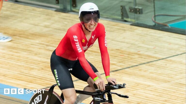 Anna Morris racing for Wales